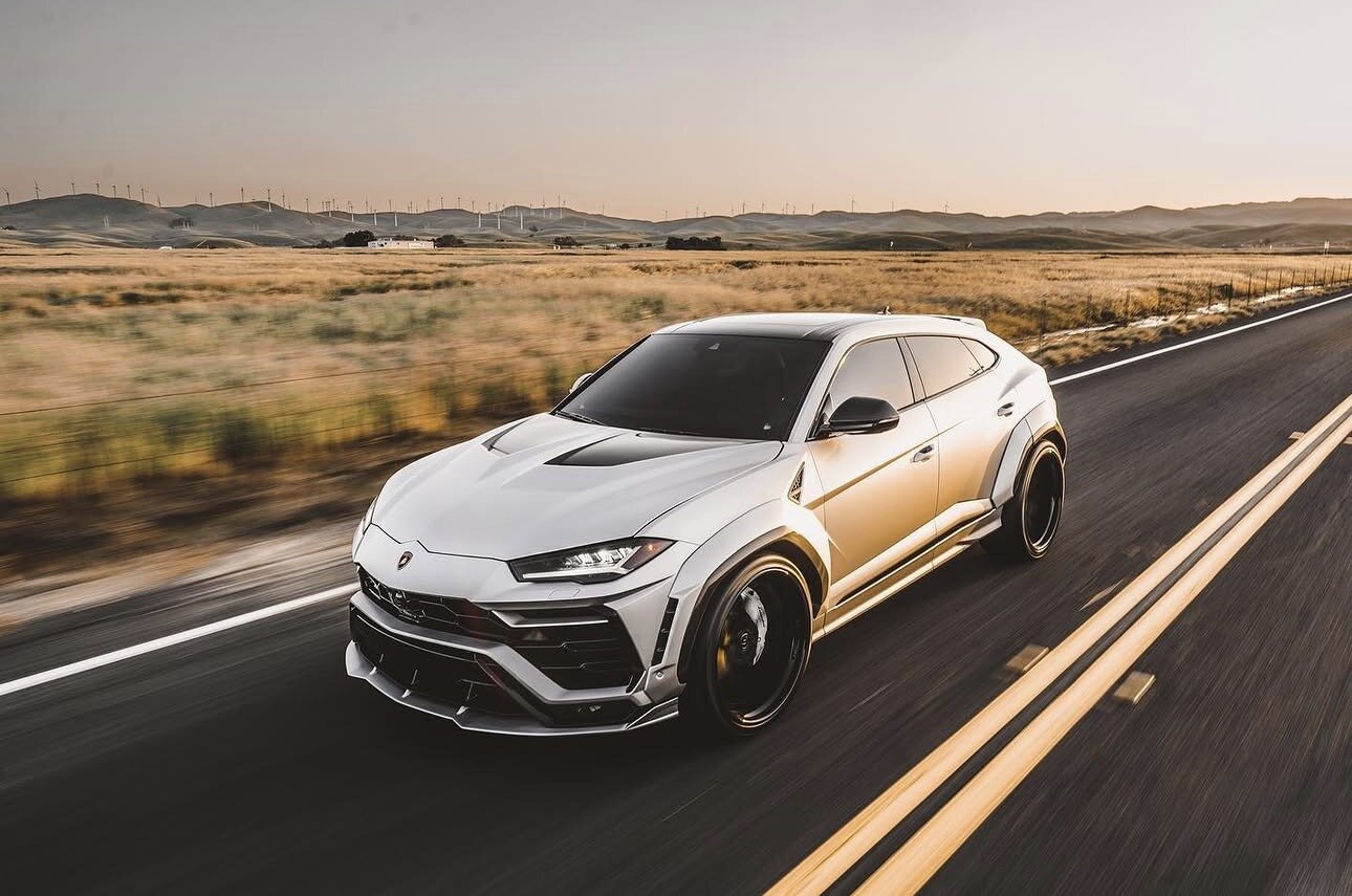 Lamborghini Urus in motion on the road